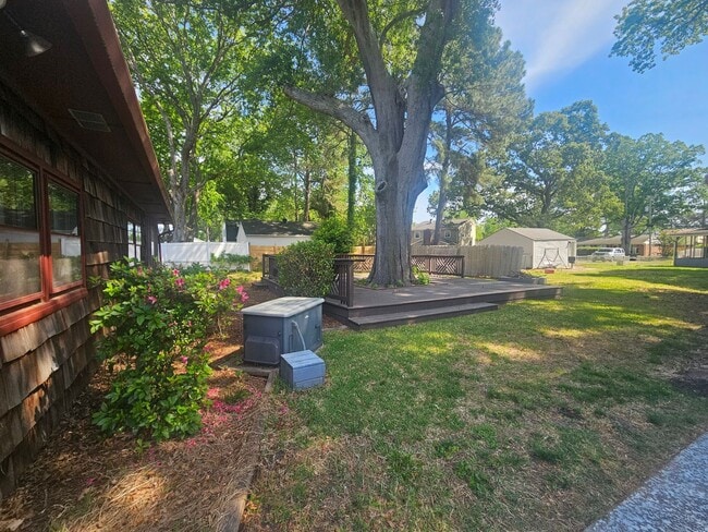 Building Photo - Manor View