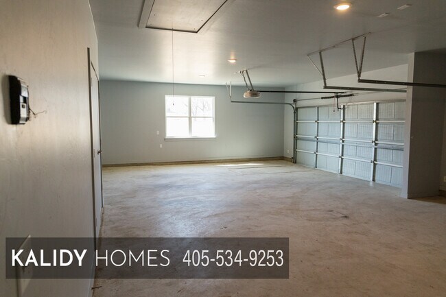Building Photo - 306 Kirks Holw