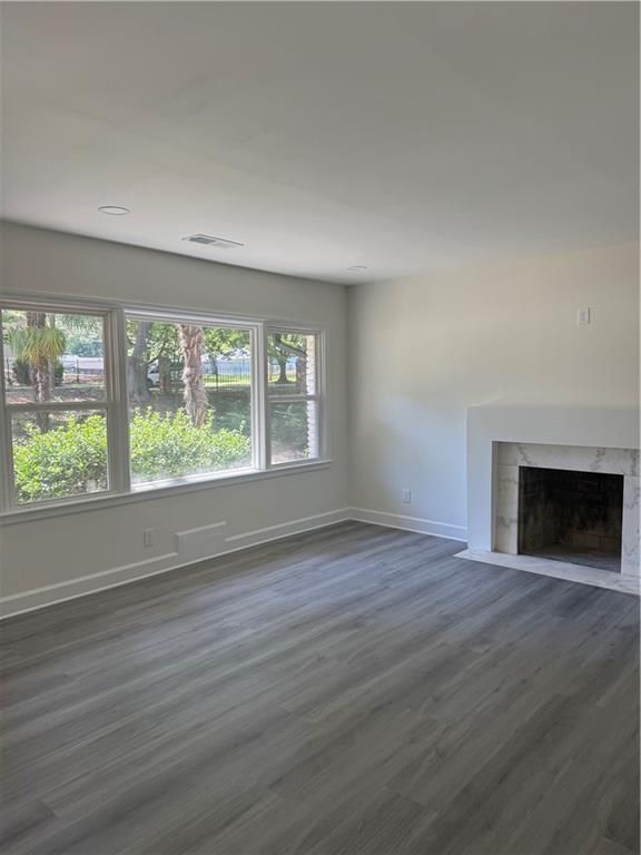 Building Photo - 1726 Centra Villa Dr SW