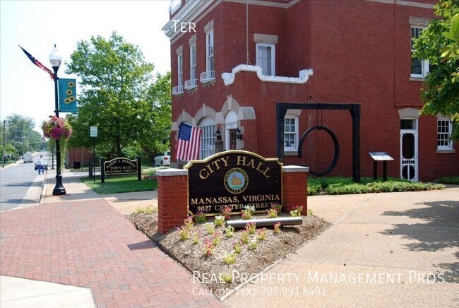 Building Photo - 220 Park Central Ter