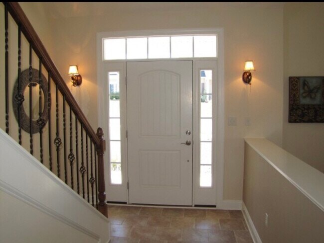 Building Photo - 1125 Cranberry Ct