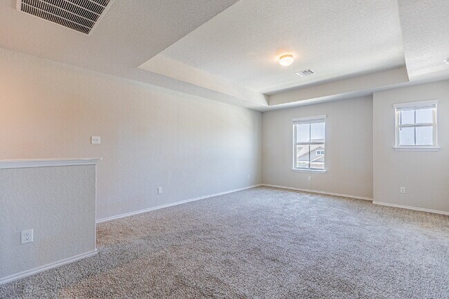 Building Photo - 5930 Ivans Farm