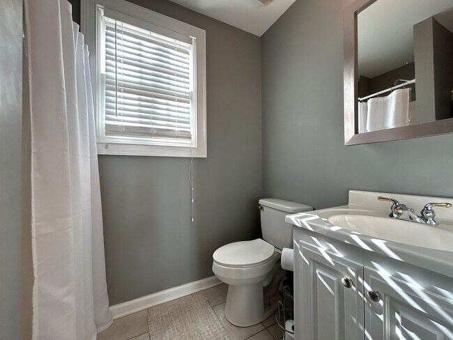 Building Photo - Beautiful home in Lake Carolina Harborside with Fully Equipped Private Apartment