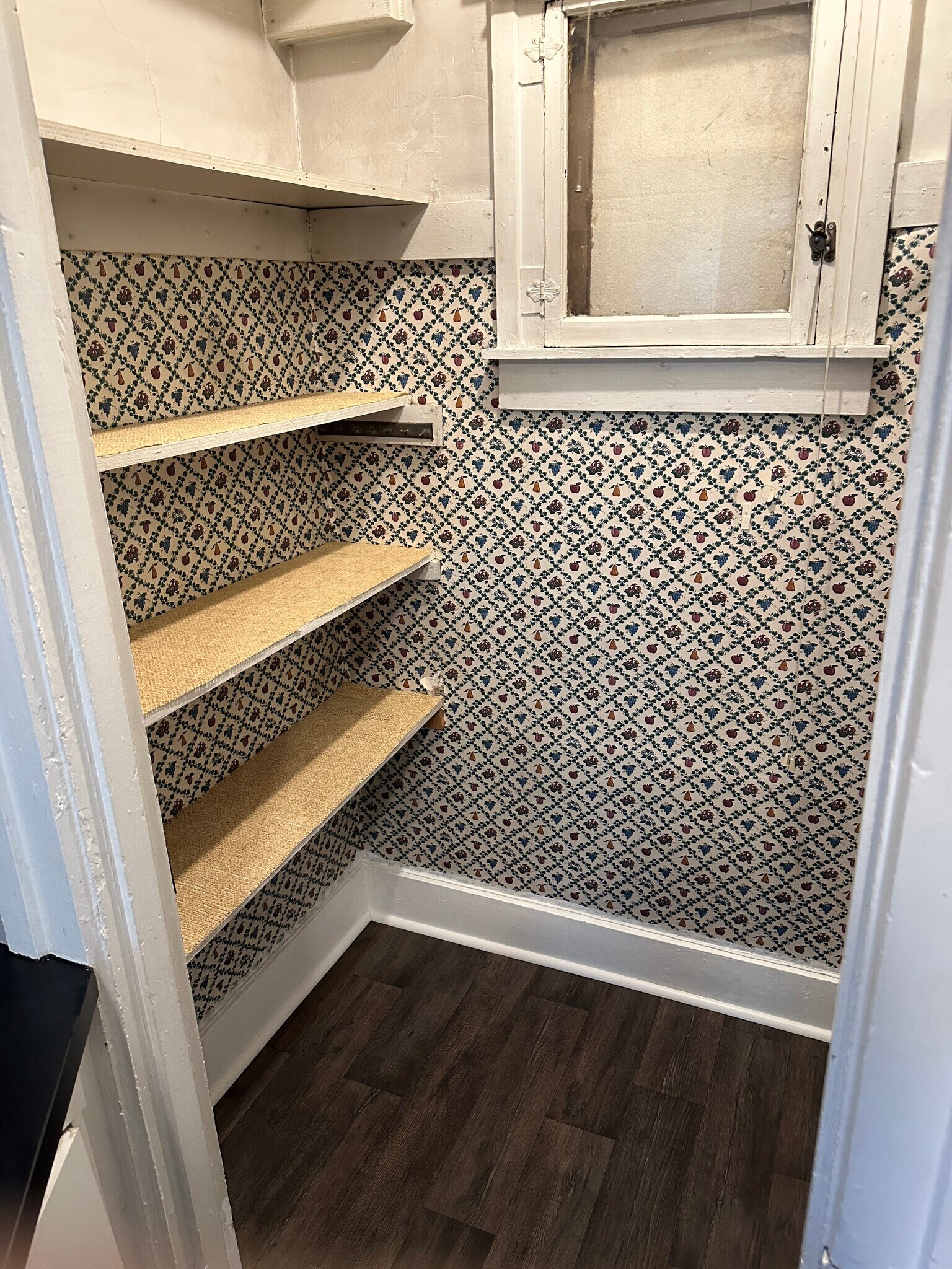 Pantry - 1101 N 6th St