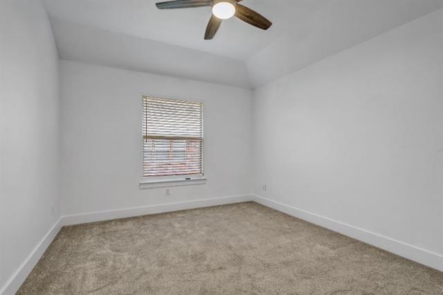 Building Photo - 3812 Lakeway Dr