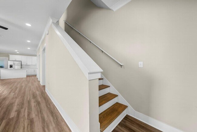 Building Photo - 346 N Sand Palm Rd