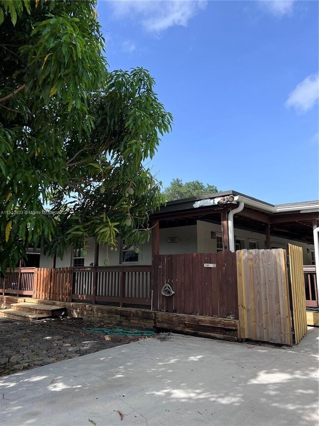 Building Photo - 14731 NE 9th Ave