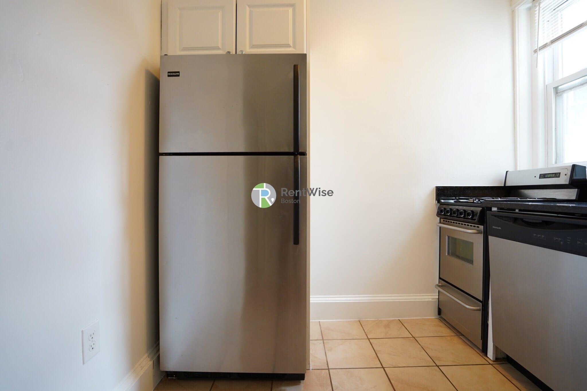 Building Photo - 82 Brainerd Rd