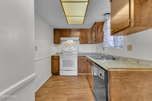 Building Photo - 10537 Gran Cima Ln