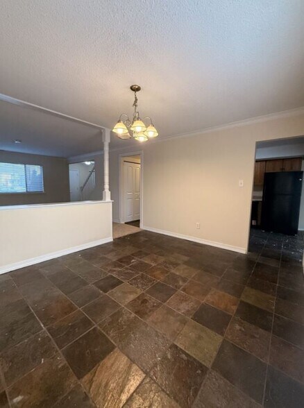 Building Photo - 504 Heritage Dr