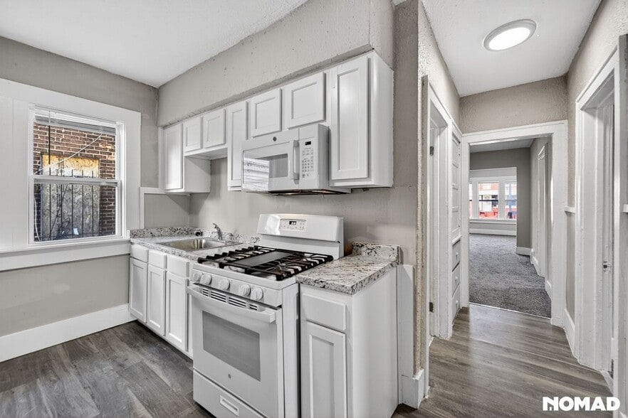 Building Photo - 3034 Gray St