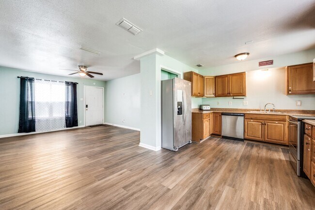 Building Photo - 509 Woodford Ln