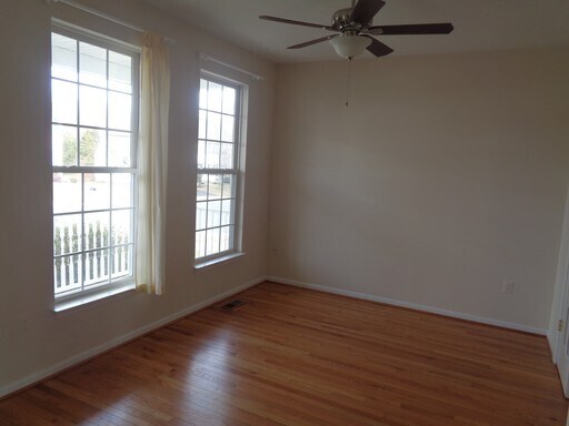 Building Photo - 6806 Robnel Ct