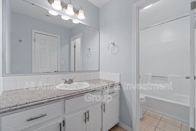 Building Photo - 502 Krest Dr
