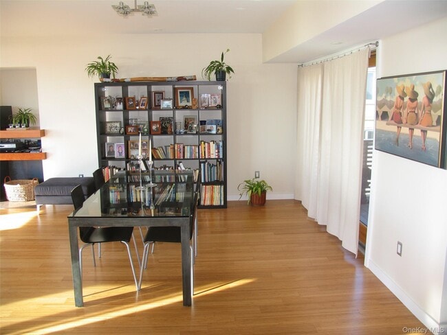 Building Photo - 100 Nantwick St