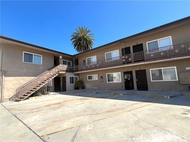 Building Photo - 4750 W Broadway