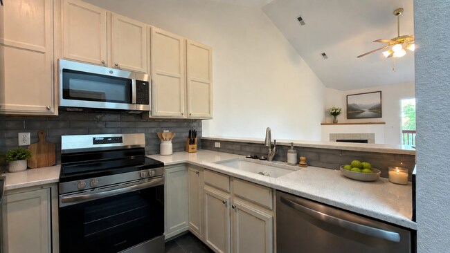 Building Photo - 1042 Tierra Ln