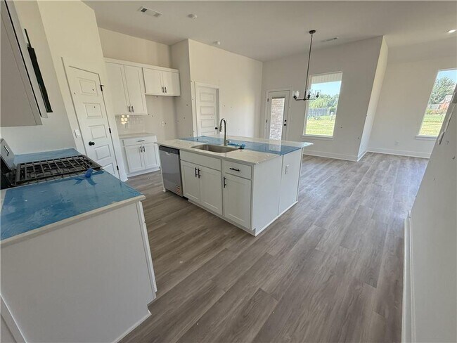 Building Photo - 416 Gosling Is