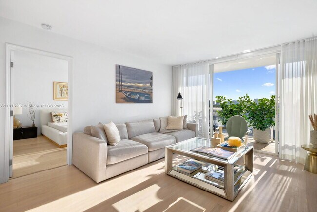 Building Photo - 1800 Sunset Harbour Dr