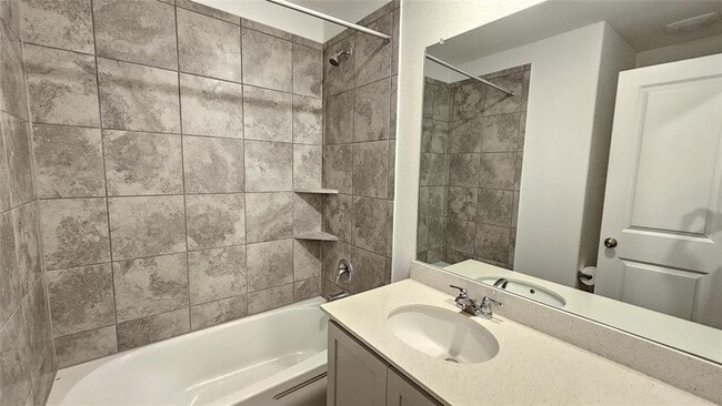 Building Photo - 195 Salt Springs Rd