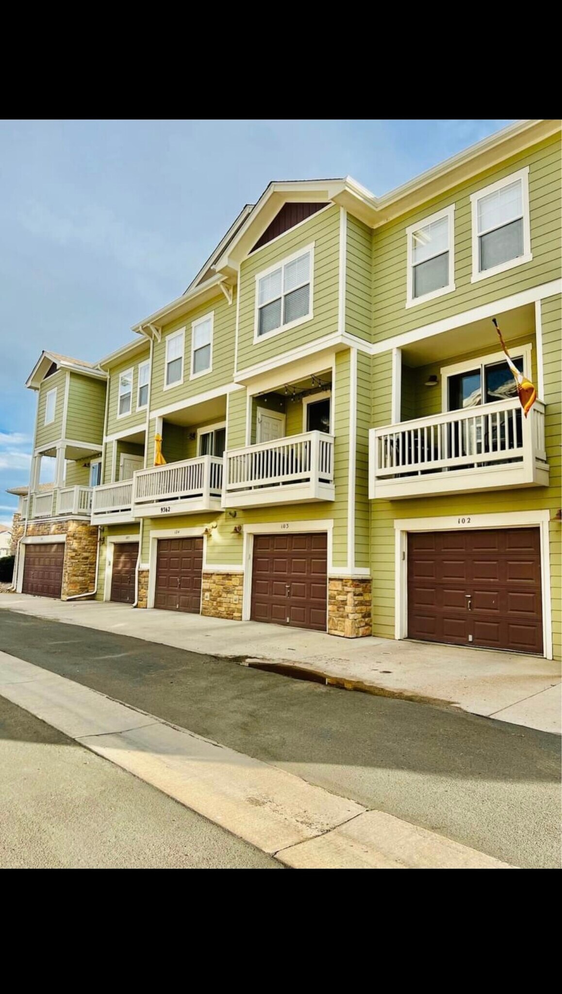 Building Photo - 9362 Amison Cir