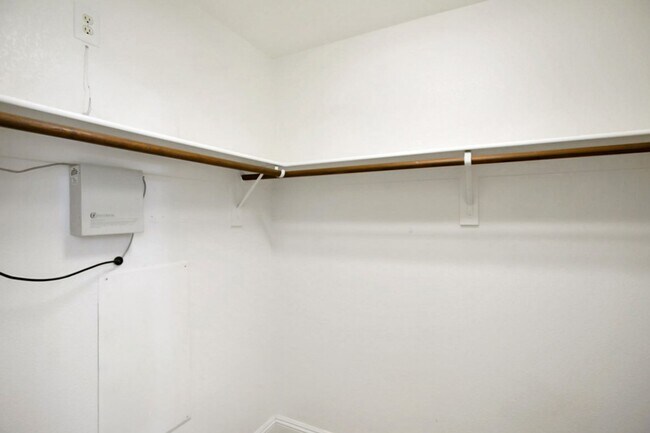 Building Photo - 3 Bed and Loft Summerlin Beauty