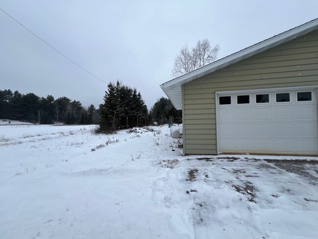 Building Photo - Click the “Apply Now” button or email wapmrentals@gmail.com for a prompt response.