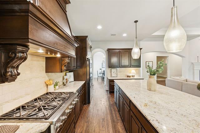 Building Photo - 204 Chisholm Trail