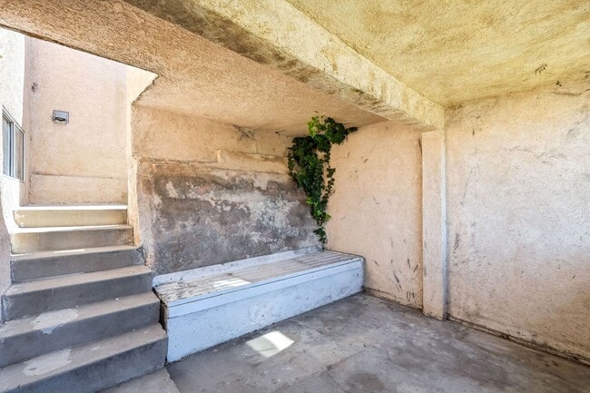 Building Photo - O'SULLIVAN