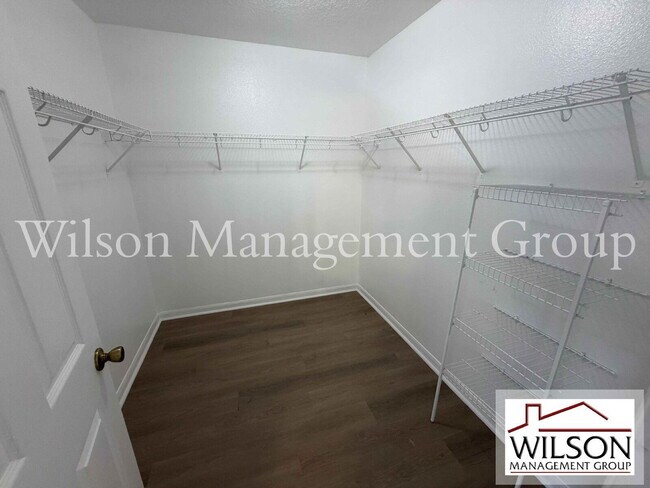 Building Photo - 5210 Windsor Lake Cir