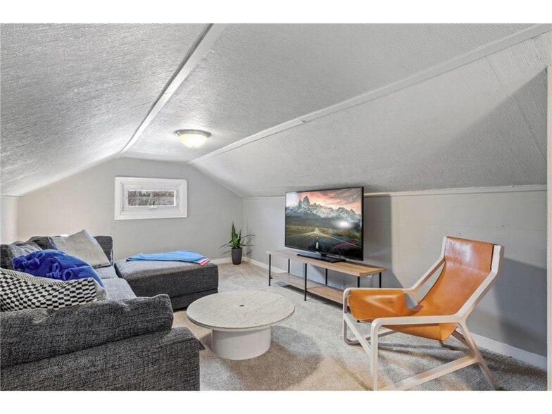 Building Photo - 972 Watson Ave