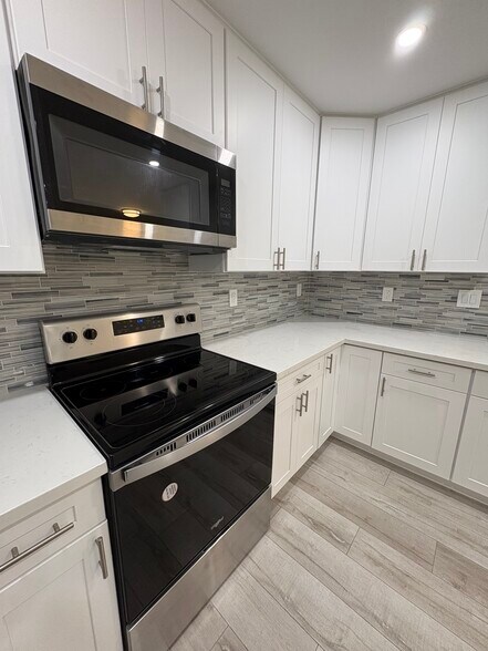 Building Photo - 4619 Del Monte Ave