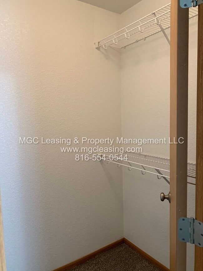 Building Photo - Charming Duplex in Pleasant Hill, MO – Your Perfect Home is Waiting for you to Tour Today!