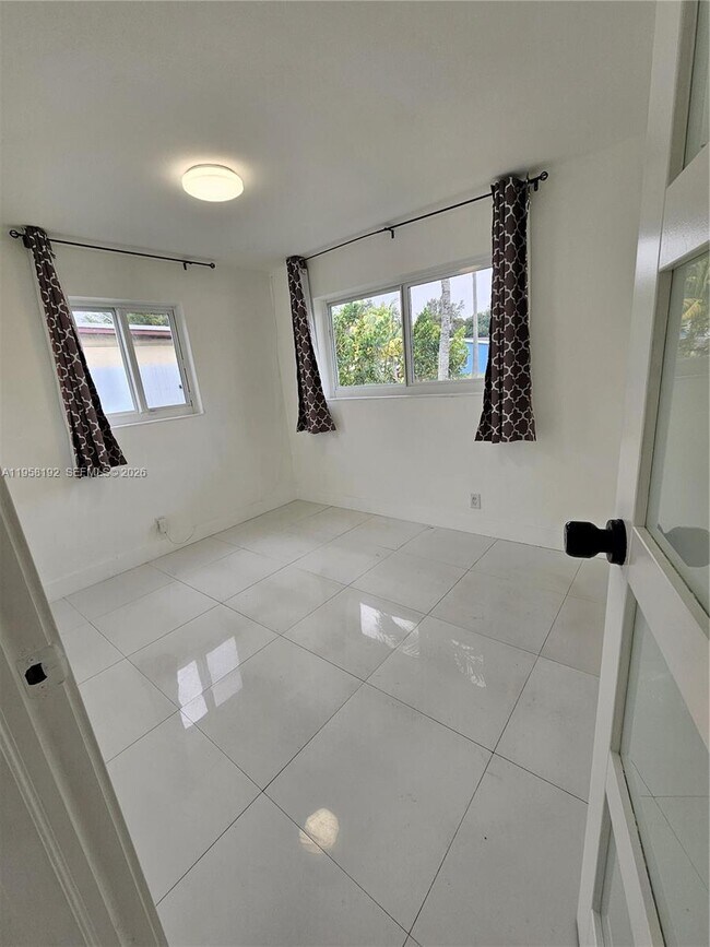 Building Photo - 1421 NW 65th Terrace