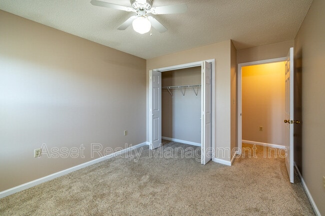 Building Photo - 722 Chapelwood Cir