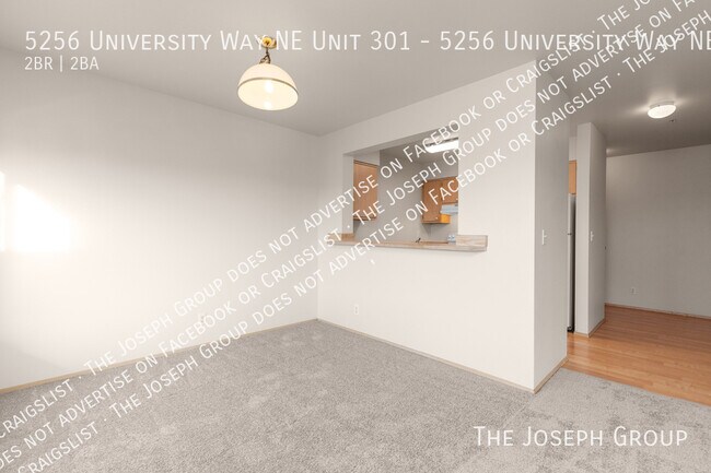 Building Photo - 5256 University Wy NE