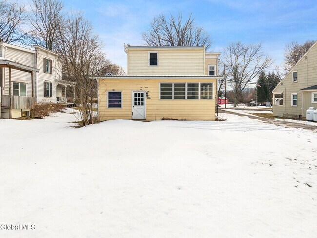 Building Photo - 232 Main St