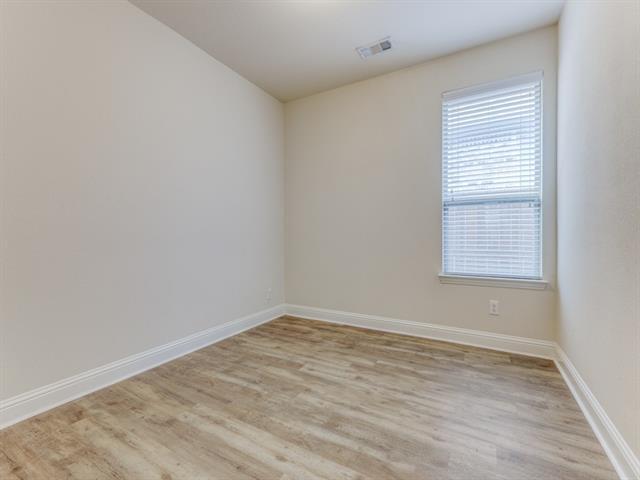 Building Photo - 1016 Llano Falls Dr