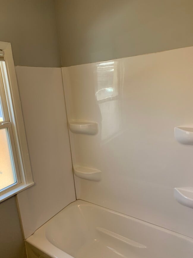 Building Photo - 110 W Harry Ave