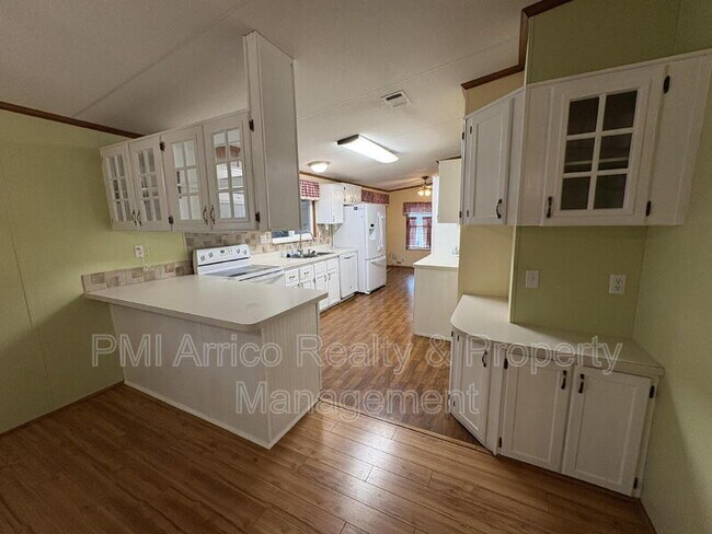 Building Photo - 616 Klickety Klak Ln