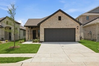 Building Photo - 501 Green Gables Dr