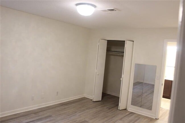 Building Photo - 115 Plantation Dr