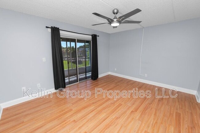 Building Photo - 2862 Somerset Park Dr
