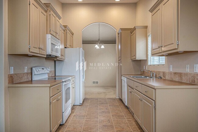 Building Photo - Ranch Townhome in Shadow View