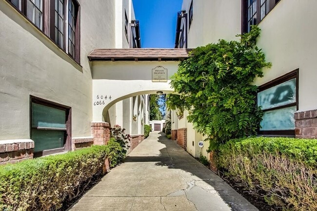 Building Photo - 6048 Monroe Ave