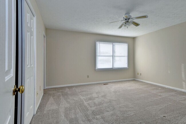 Building Photo - Spacious single family home in Westview Lakes.