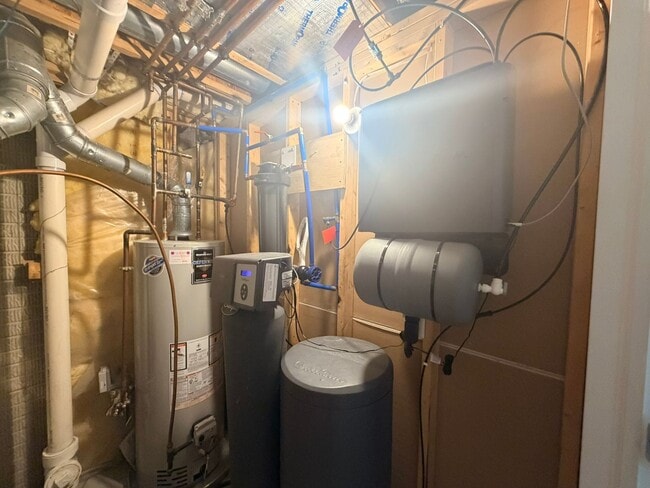 Building Photo - Furnished house for rent