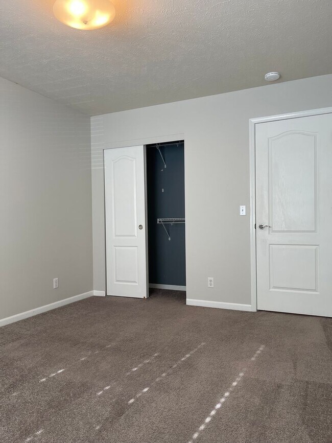 Building Photo - Comfortable 3-Bedroom Home in Desirable Millard West Area - $2,095