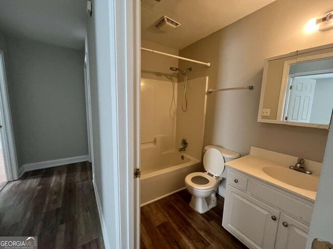 Building Photo - 162 Fair Oaks Dr