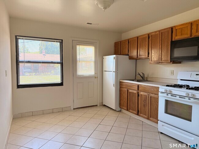 Building Photo - 44 Montoya Cir